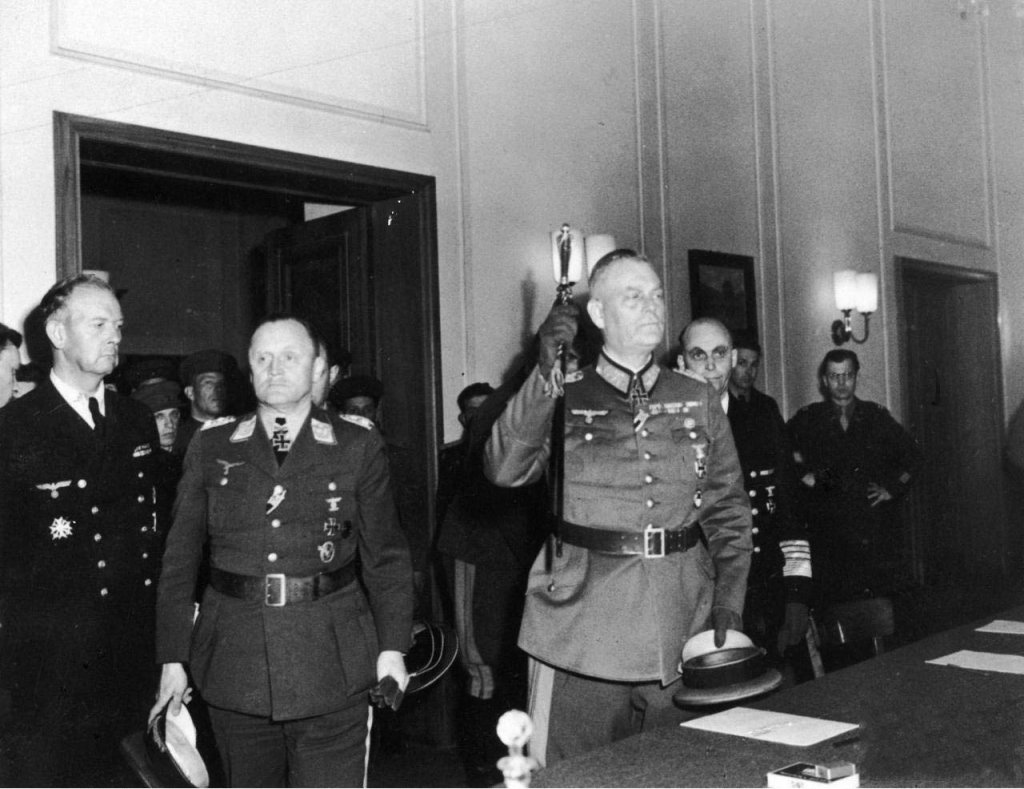 Chiến thắng 1945_5_8 (20).jpg