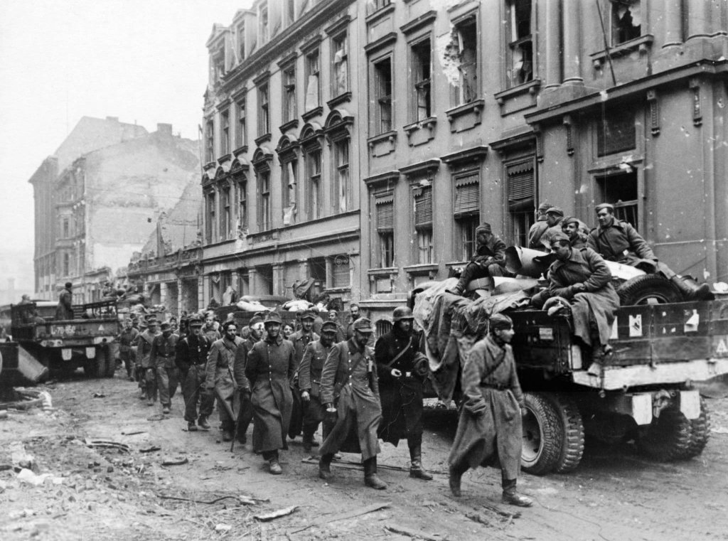 Chiến thắng 1945_5_8 (47).jpg