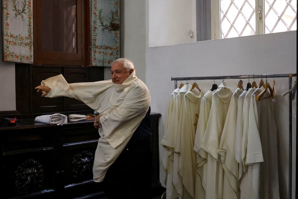 Vatican 2025_5_5 (1).jpg