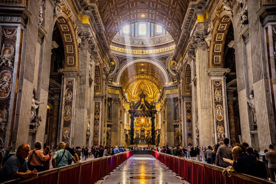 nhung-cong-trinh-kien-truc-dac-sac-o-thanh-vatican-2.jpg