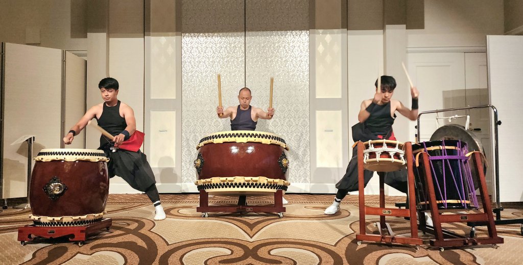 Biểu diễn trống Nhật.jpg
