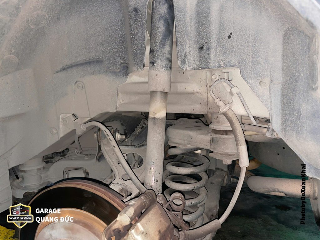 FORD EXPLORER THAY CAO SU CÀNG A,ROTUYN CÂN BẰNG,GIẢM XÓC, MÁ PHANhquangduc khaiphuchoi  (12).jpg
