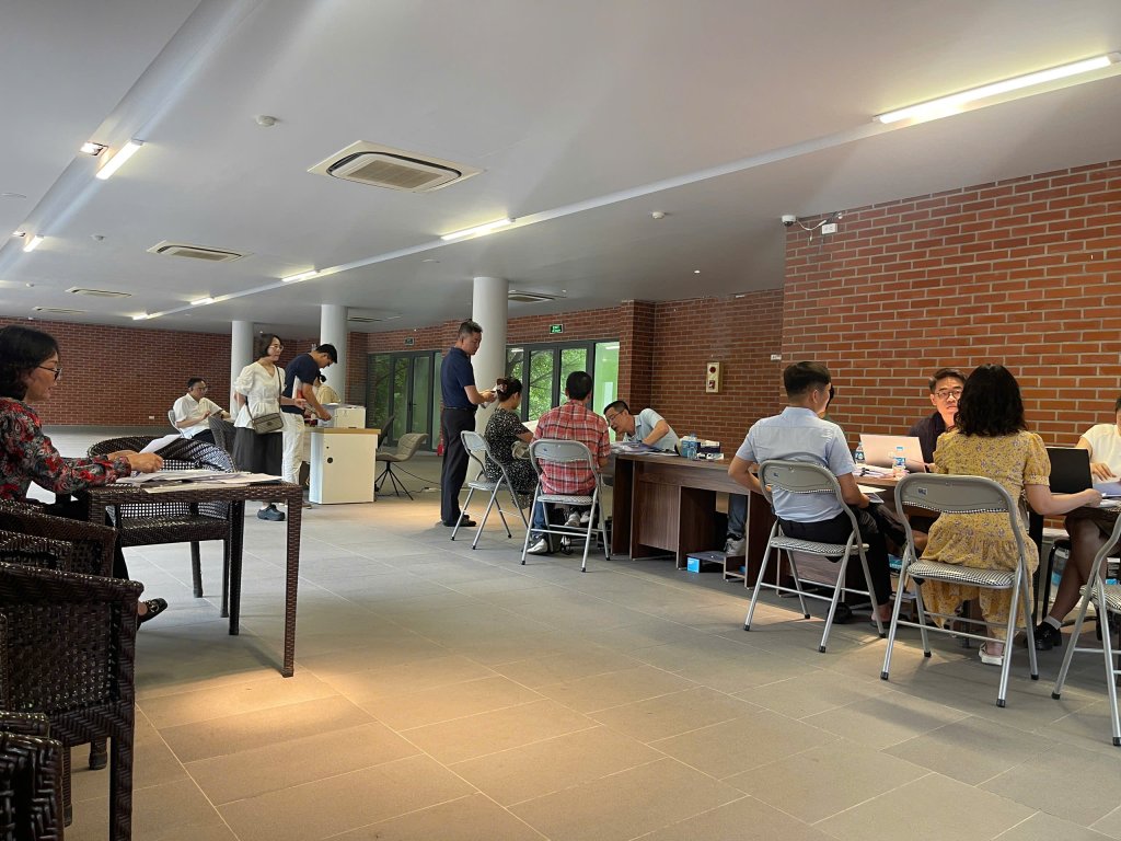 vạn tuế ký hdmb.jpg