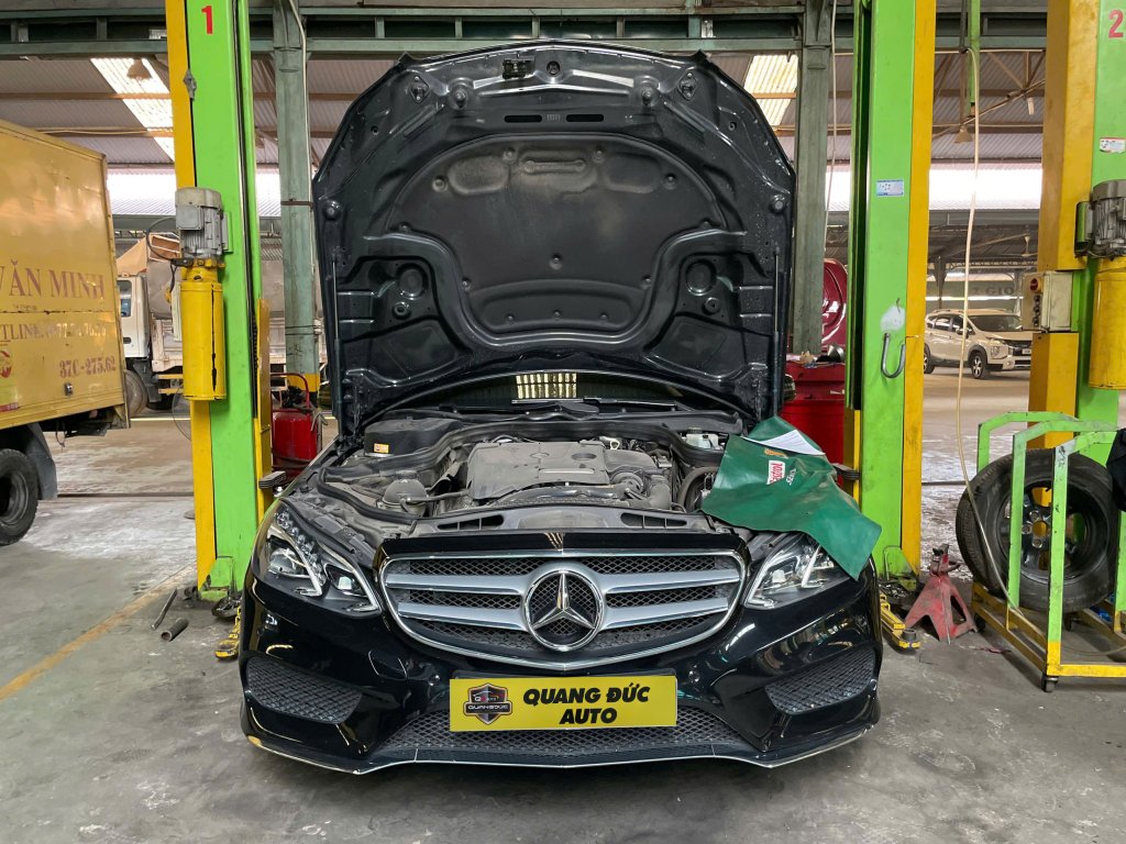 MERCEDES-C300---BẢO-DƯỠNG-ĐỊNH-KỲ-quangduc-khaiphuchoidsdd).jpg