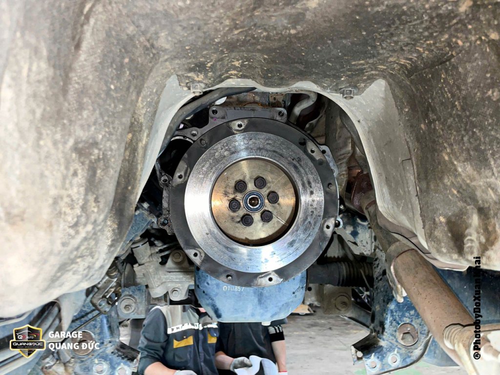MITSUBUSHI PAJERO 2014 TRẮNG - SỬA CHỮA BẢO DƯỠNG GẦM, HỆ THỐNG CÔN  (4).jpg