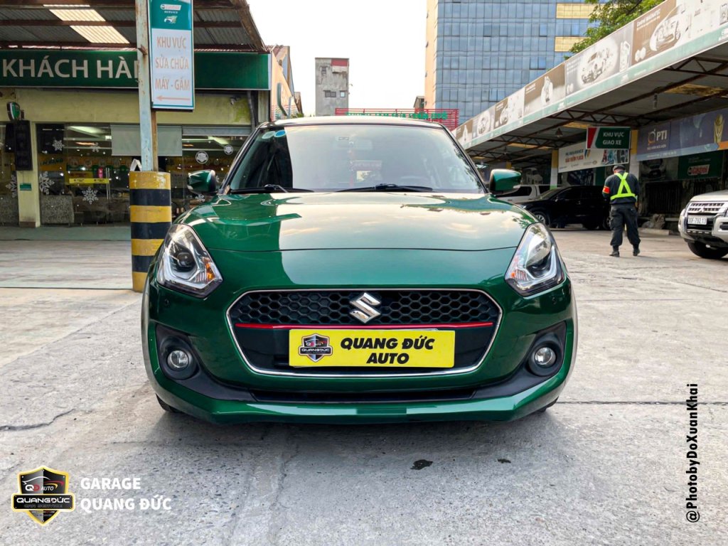 SUZUKI SWIFT -  ĐỔI MÀU TỪ XÁM SANG XANH LÁ TRỪ NÓC KHAIPHUCHOI QUANGDUCAUTO (2).jpg