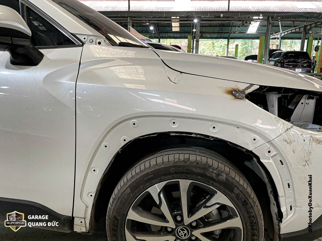 TOYOTA COROLLA CROSS 2024 - ĐÂM VỠ PHA PHỤ, MÓP TAI, RÁCH CẢN PHỤ kahiphuchoi quangduc (8).jpg
