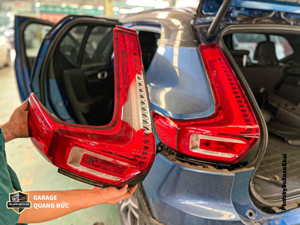 VOLVO XC40 2020 - THAY KÍNH HẬU, THAY ĐÈN HẬU LÁI QUANGDUC khaiphuchoi (9).jpg
