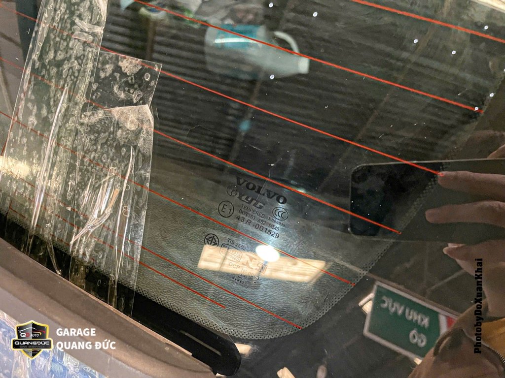 VOLVO XC40 2020 - THAY KÍNH HẬU, THAY ĐÈN HẬU LÁI QUANGDUC khaiphuchoi (10).jpg