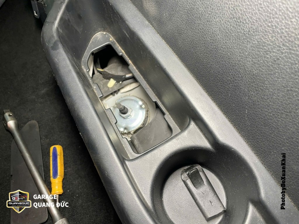 FORD EXPLORER THAY CAO SU CÀNG A,ROTUYN CÂN BẰNG,GIẢM XÓC, MÁ PHANhquangduc khaiphuchoi  (9).jpg