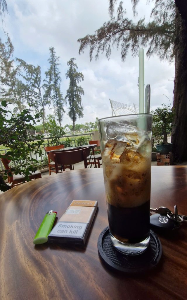 cafe.jpg