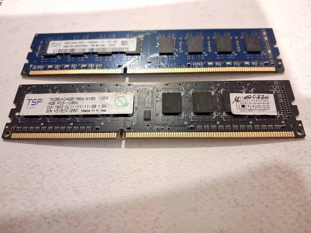 RAM PC 4GB DDR3-1600-02.jpg