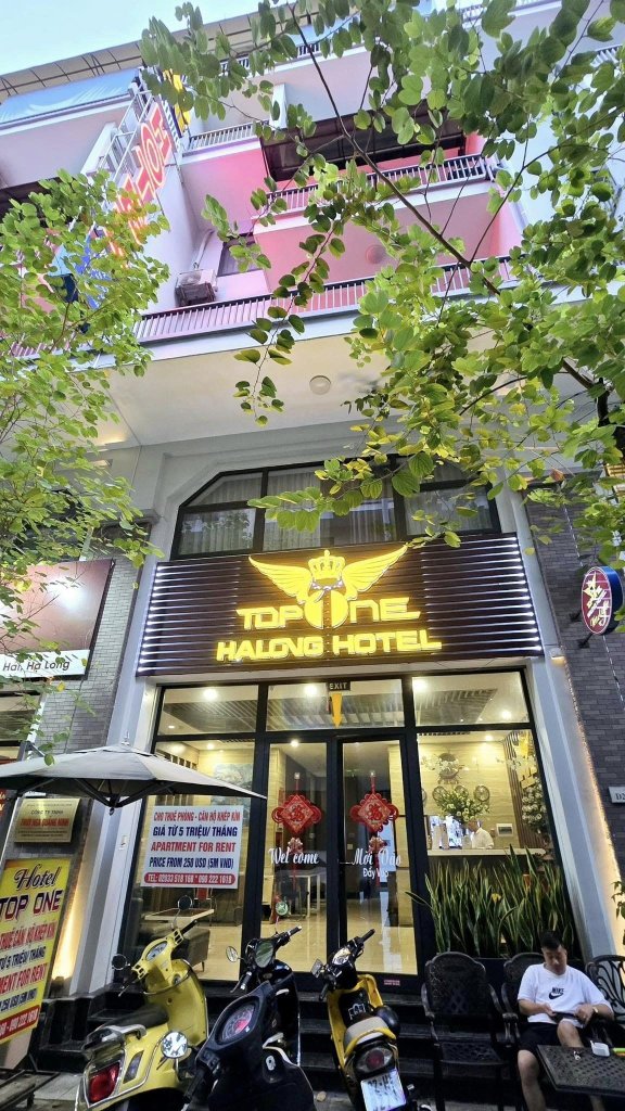 Top One Hạ Long Hotel.jpg