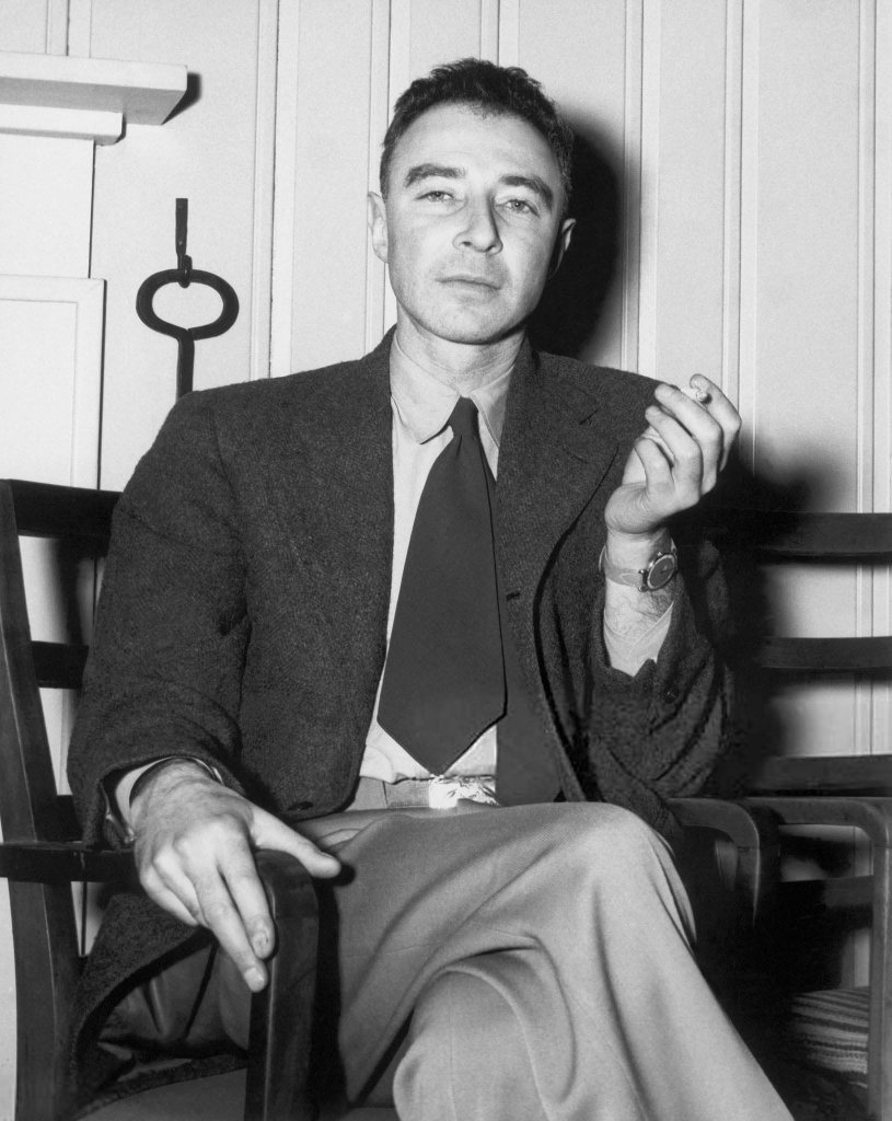 Robert Oppenheimer 1946_2_14 (1).jpg