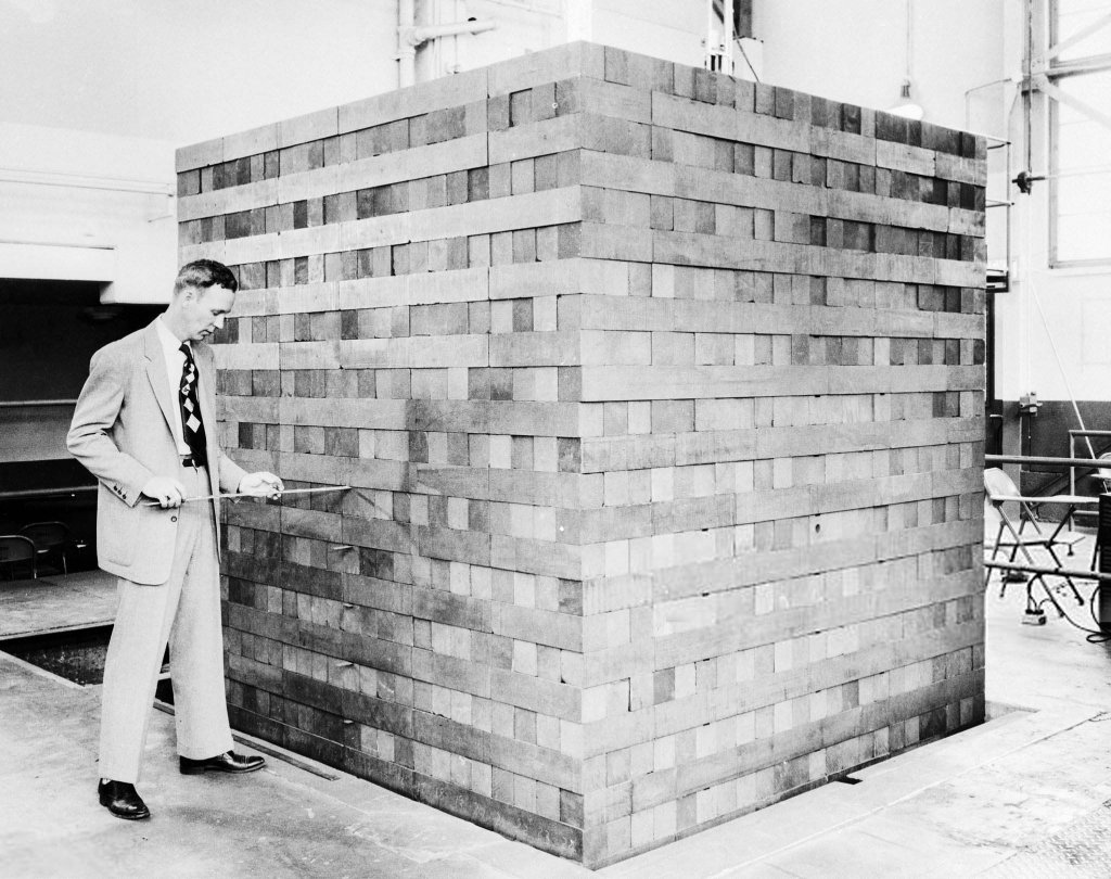 Enrico Fermi 1956_4_9 (1).jpg