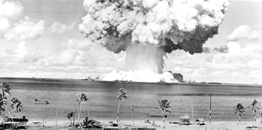 A-Bomb 1946_7_25 (7).jpg