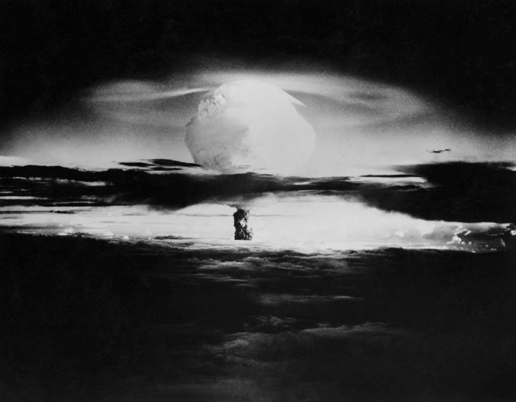 A-Bomb 1952_11_1 (8).jpg