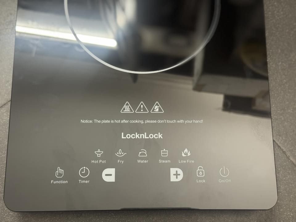 Bếp từ đơn công suất 1500W LocknLock EJI3118.jpg