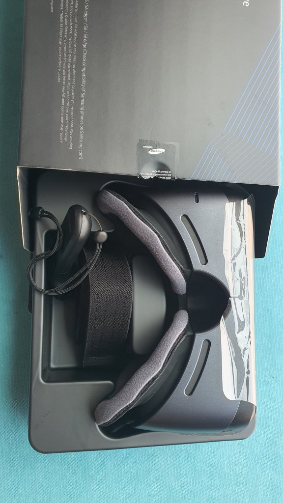 Gear-VR (1).jpg