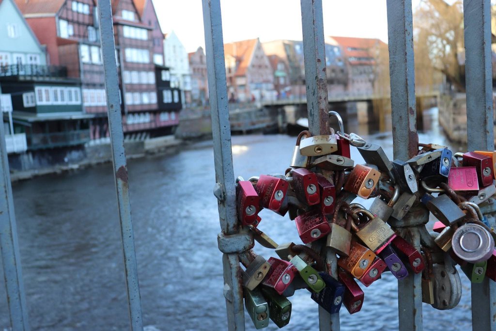 Lock2.jpg