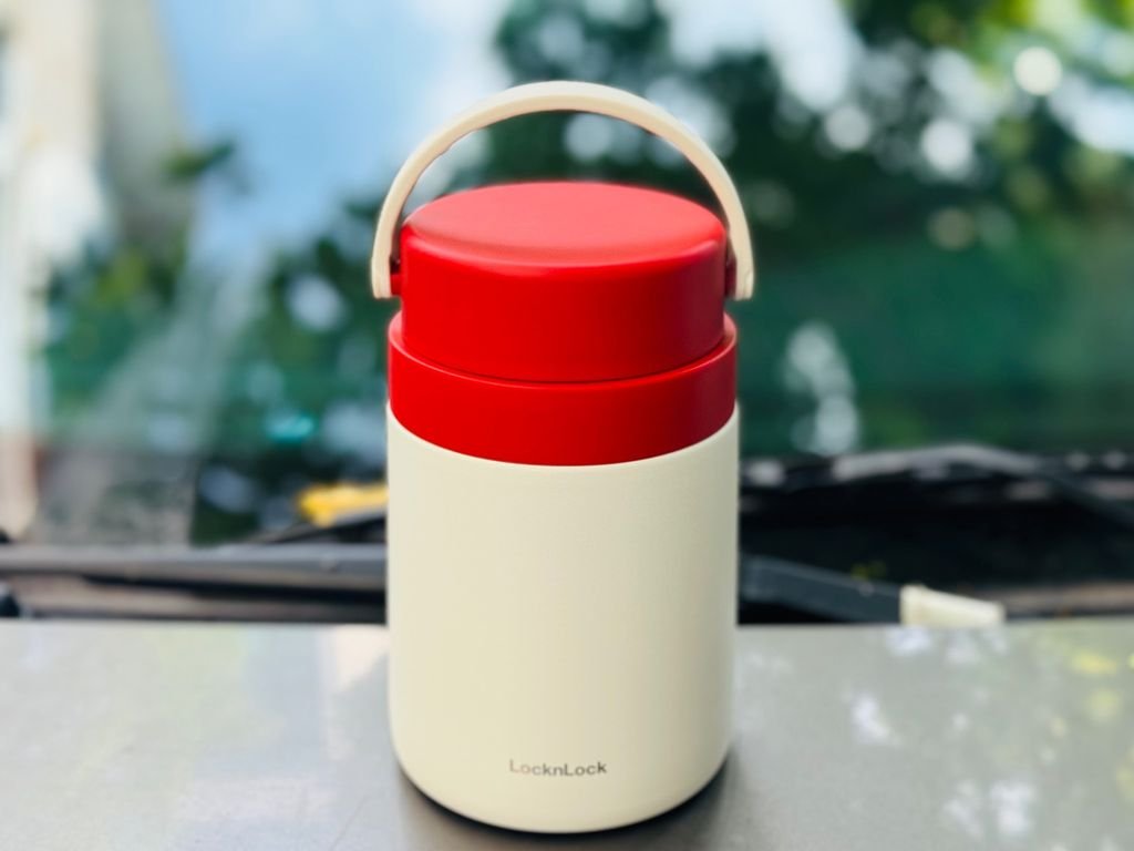 Hộp ủ cháo giữ nhiệt mang đi có quai xách 700ml LocknLock LHC80427.jpg