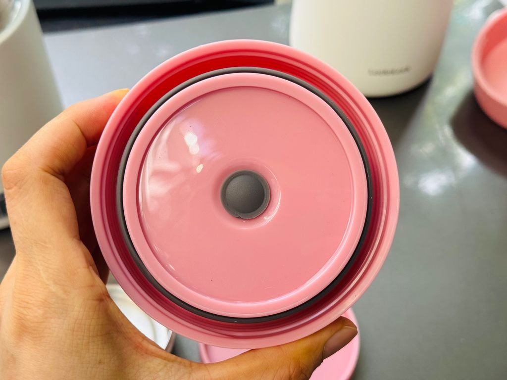 Hộp ủ cháo giữ nhiệt mang đi có quai xách 700ml LocknLock LHC804210.jpg