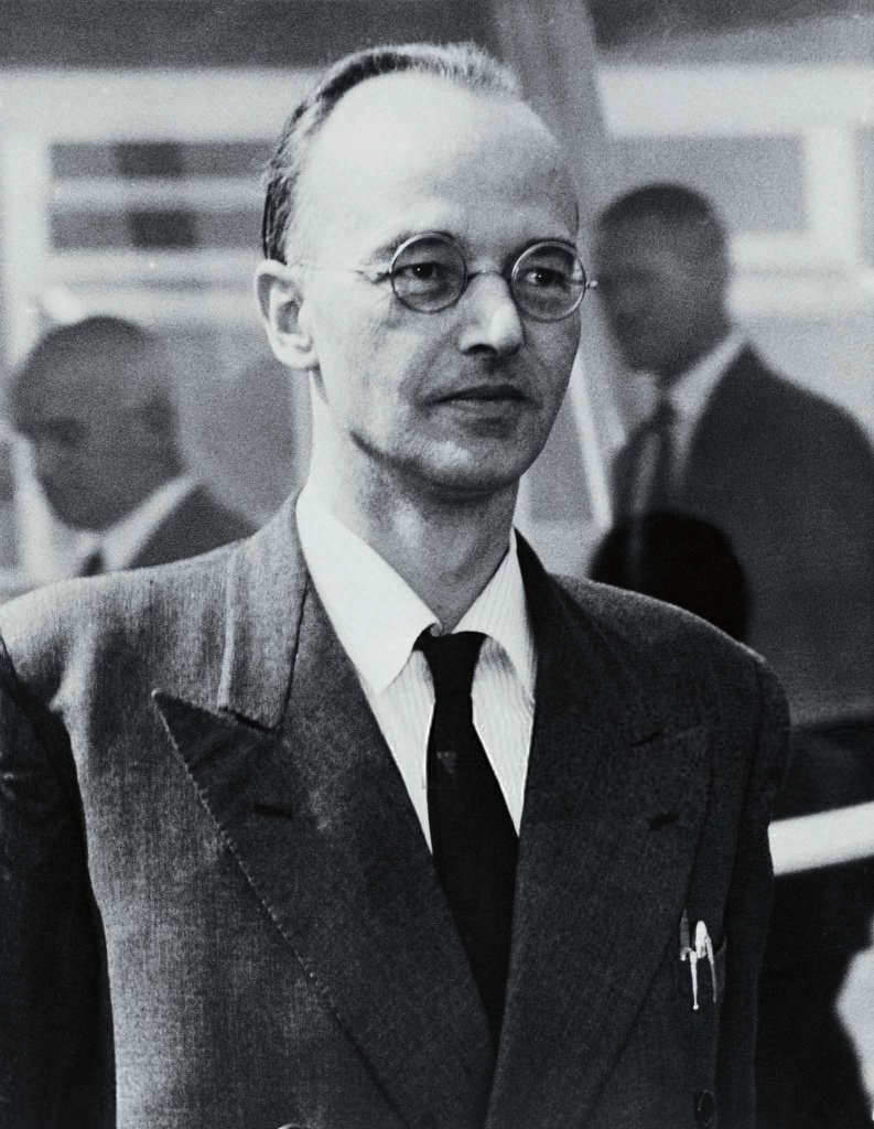 Klaus Fuchs (19).jpg