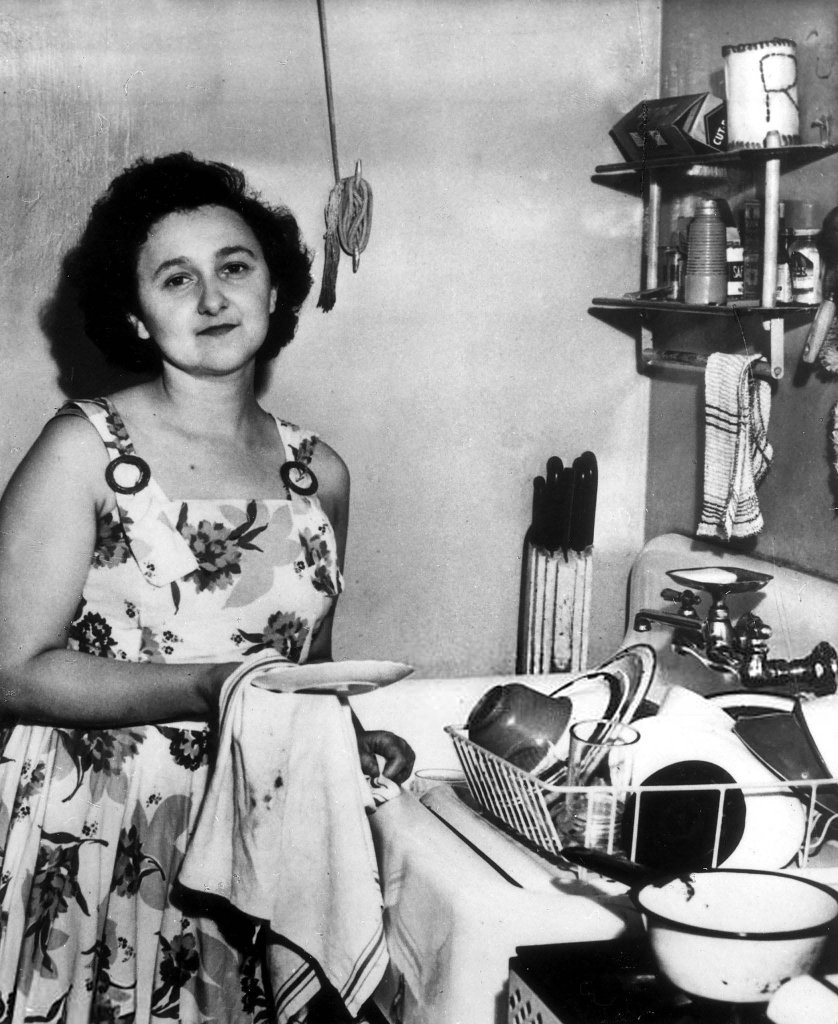 Rosenberg's 1950_7_18 (3).jpg