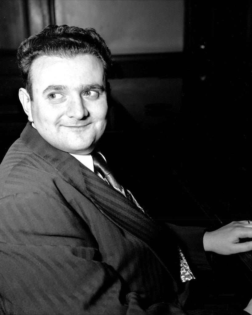 Rosenberg's 1951_3_9 (5).jpg