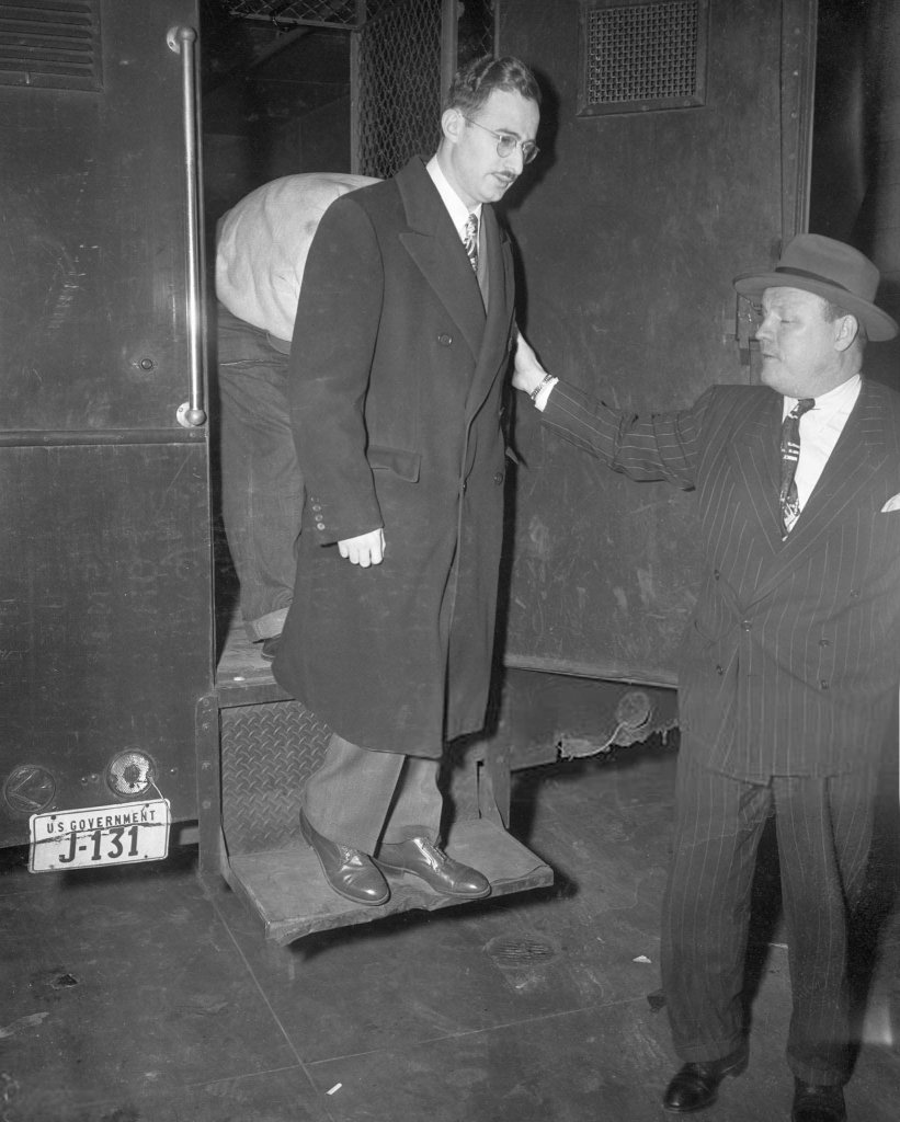 Rosenberg's 1951_4_5 (5).jpg