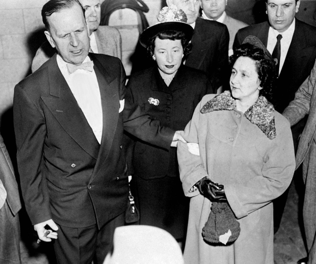 Rosenberg's 1951_4_5 (7).jpg