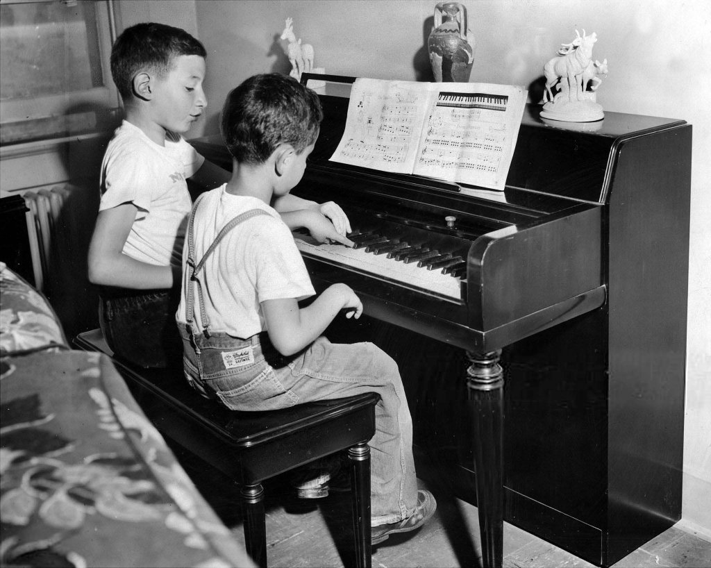 Rosenberg's 1953_6_19 (19).jpg