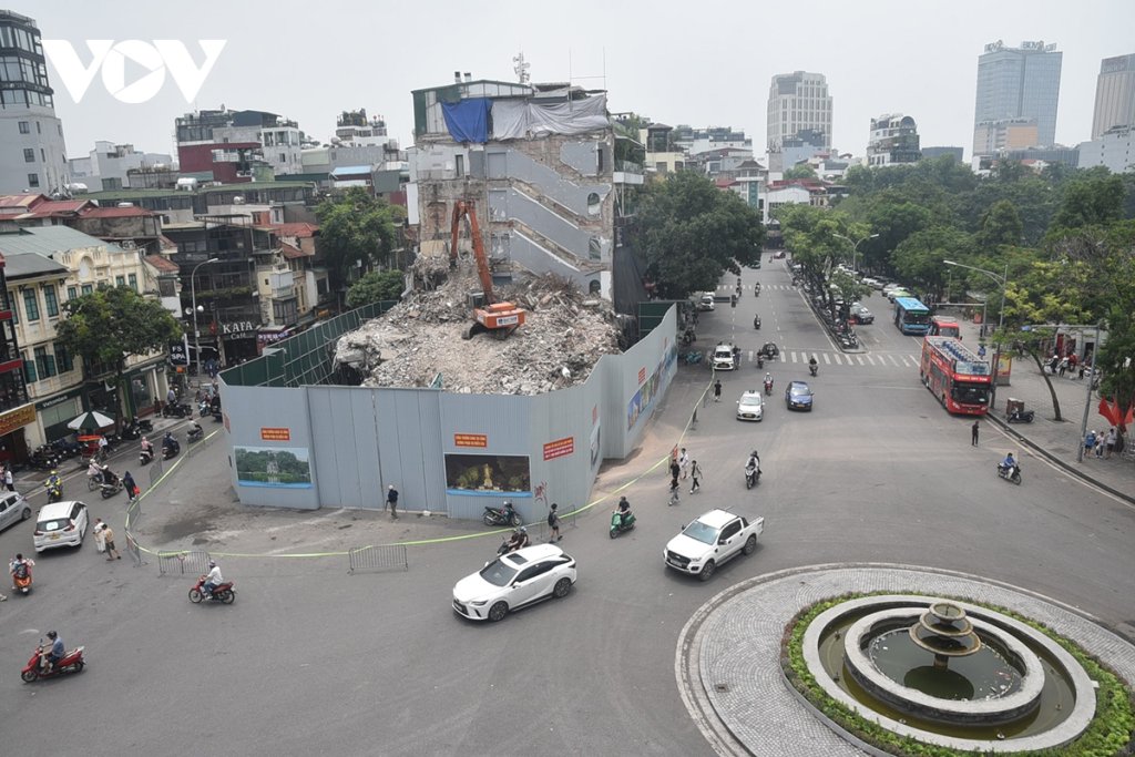 hàm cá mập.jpg