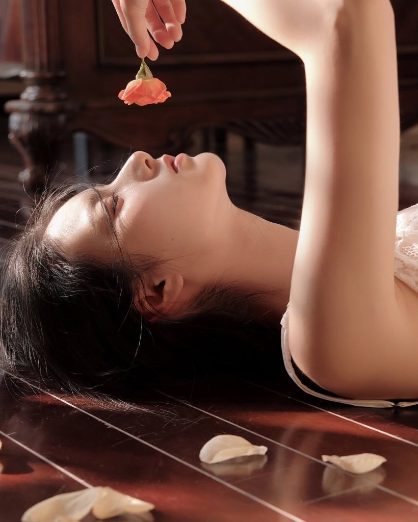 LIVE STREAM 8H TỐI NAY TẠI IG @floral.vintagee NHA KHÁCH EM ƠI.jpg