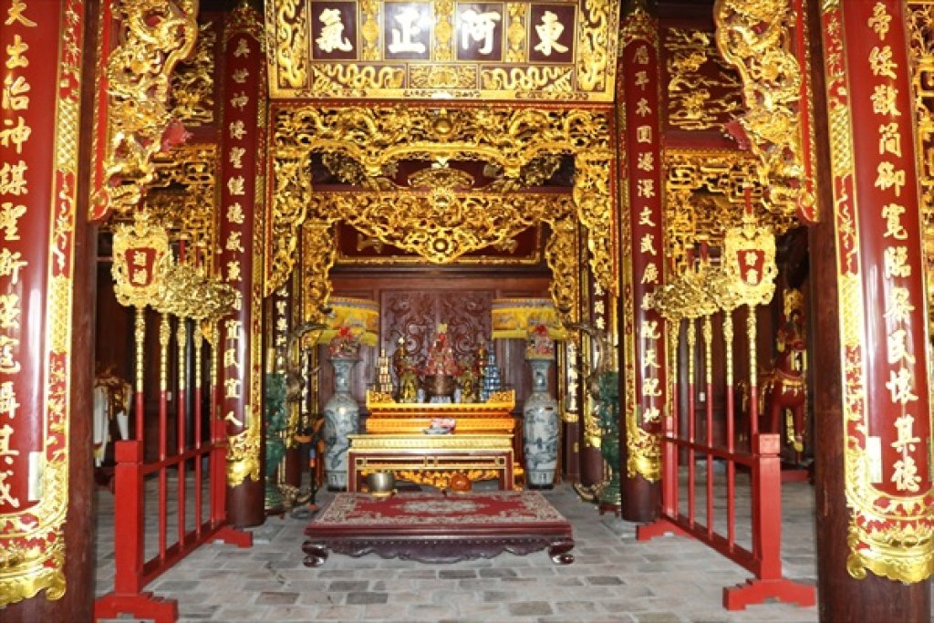 bên trong 2.jpg