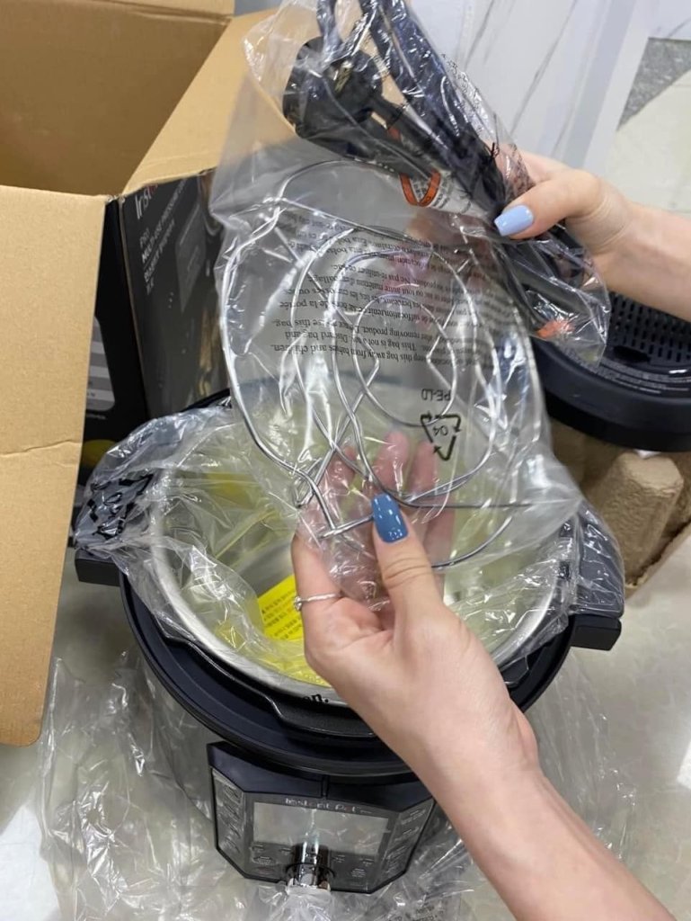 Nồi áp suất điện đa năng 5.7L Instant Pot Pro 10in110.jpg