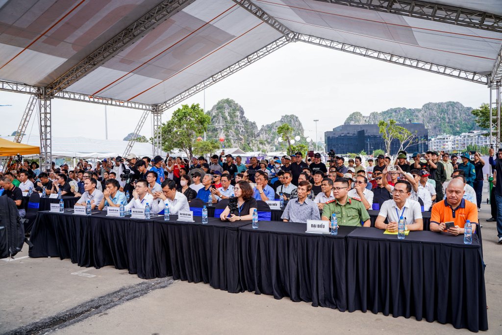 1 Khai mac 9.jpg