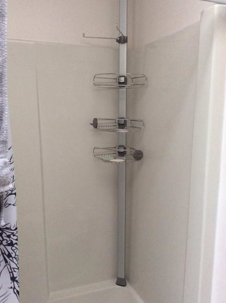 Giá kệ góc treo dụng cụ nhà tắm loại chống sàn và trần Simplehuman BT106223.jpg
