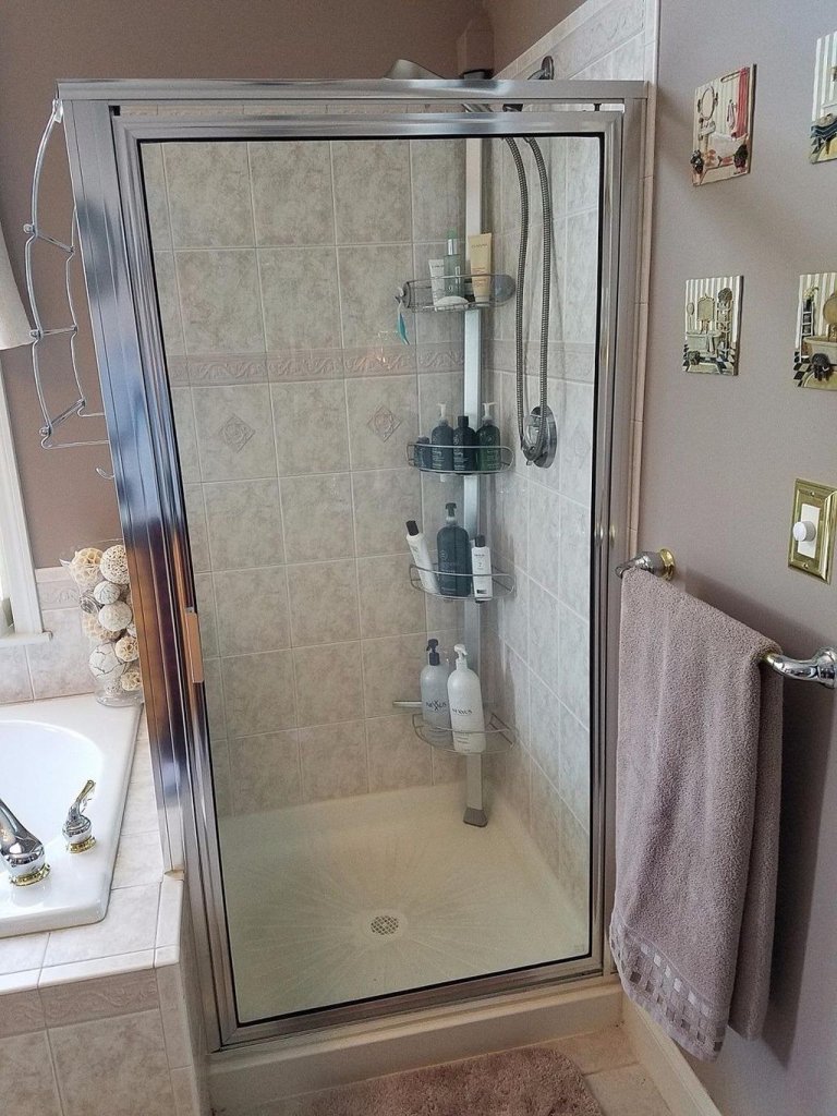 Giá kệ góc treo dụng cụ nhà tắm loại chống sàn và trần Simplehuman BT10628.jpg