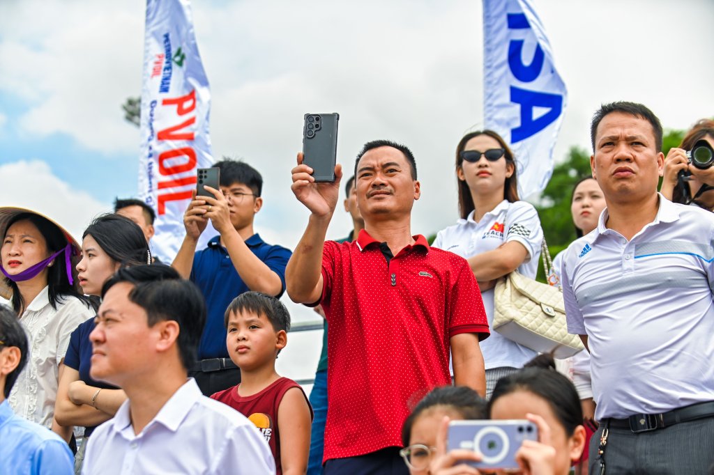 O Bieu dien 11.jpg