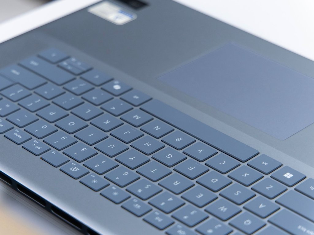 Dell Inspiron 7640 3.jpg