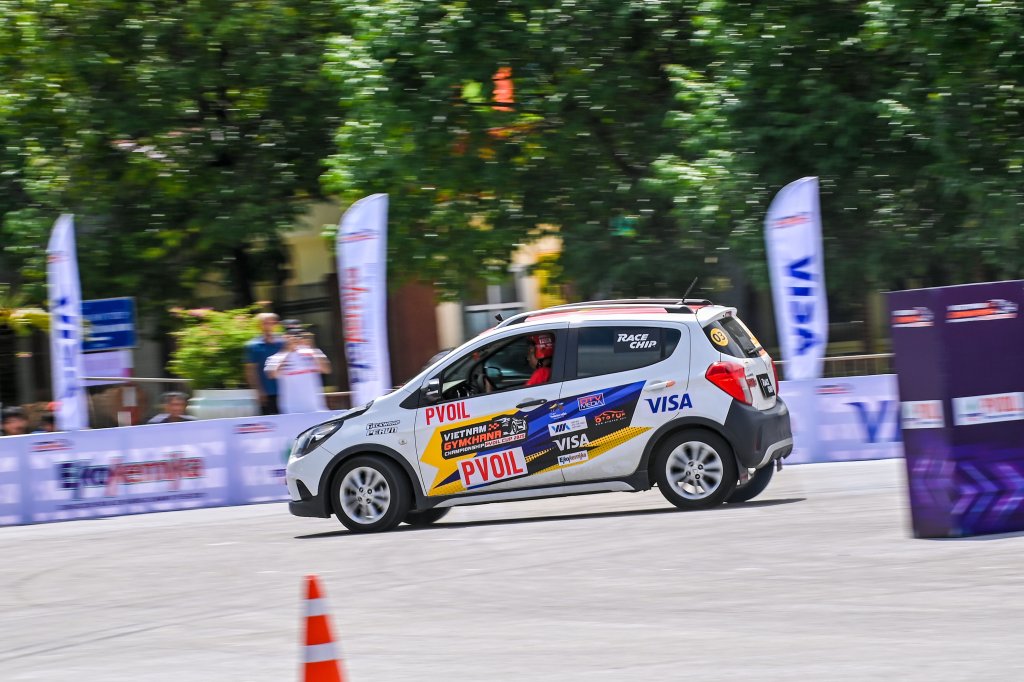 FIN_3743-2.jpg