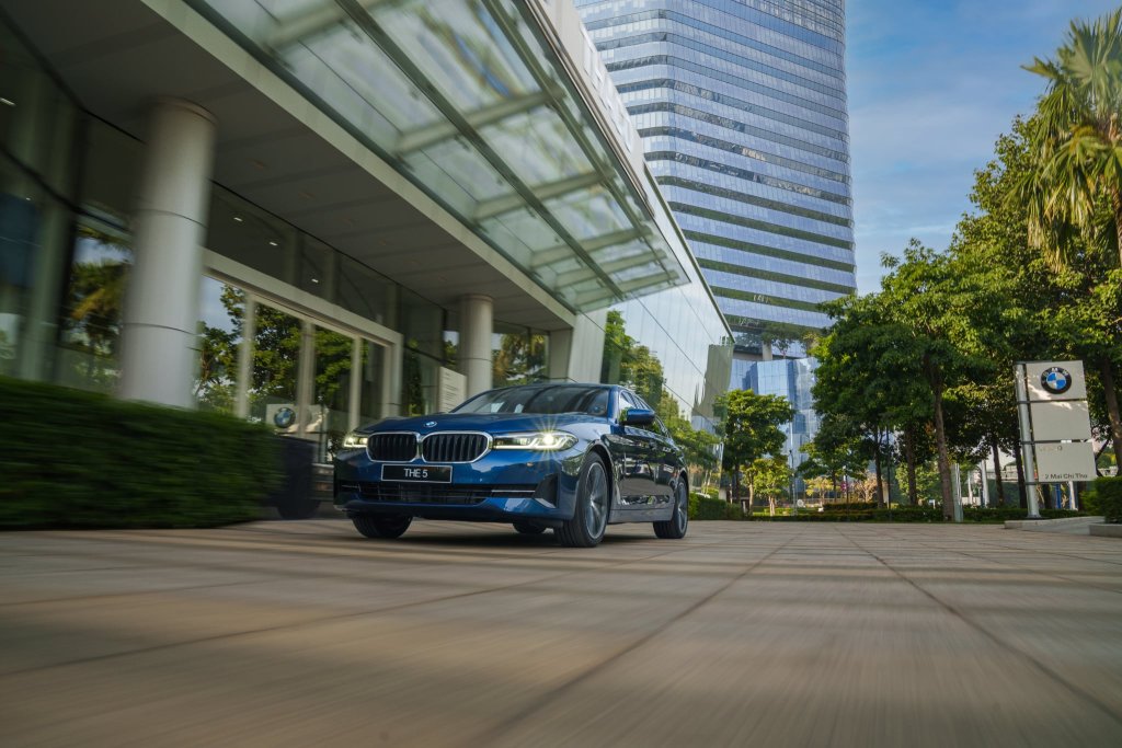 BMW 2.jpg