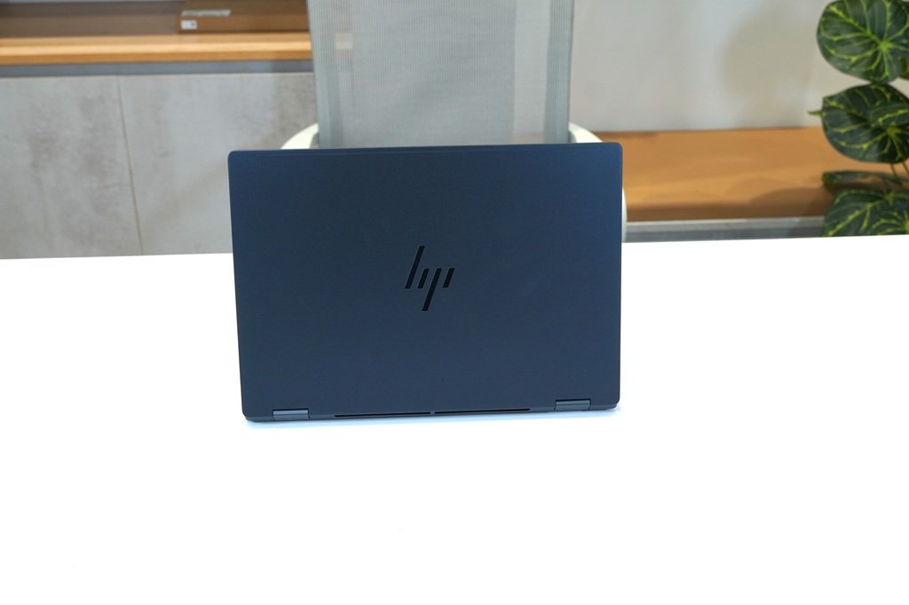 HP Omnibook X Flip 14 (4).JPG