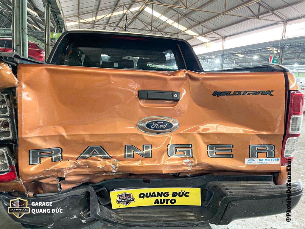 FORD RANGER MÀU CAM - TAI NẠN ĐẦU ĐUÔI, BUNG TÚI KHÍ quangducauto khaiphuchoi (216).jpg