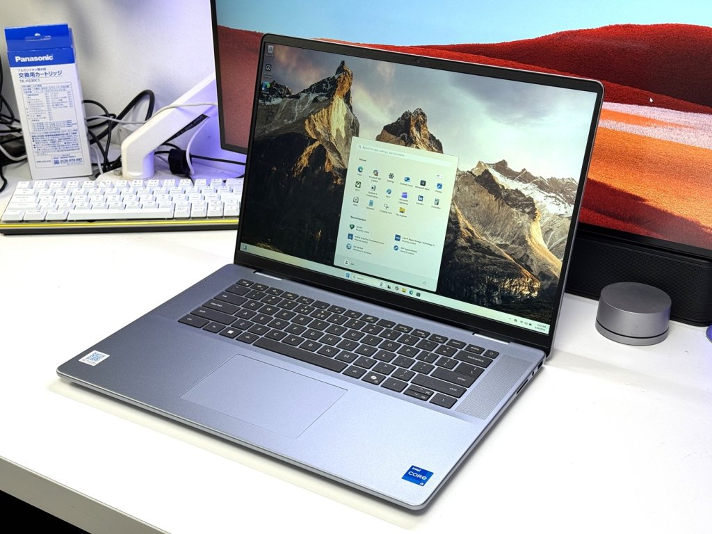 Dell Inspiron 7640 Plus 3.jpg