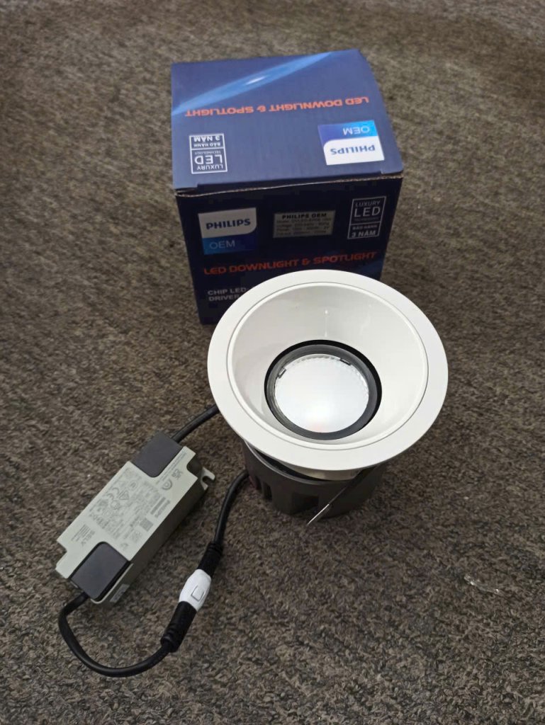 gen-h-z7044401196452_2df0d925e91a4e65a3f55d04216c3b3f.jpg