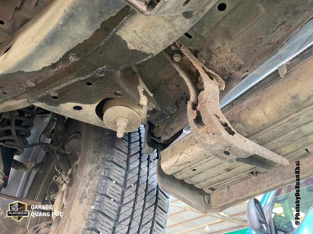 TOYOTA FORTUNER BẠC - XỬ LÝ MỌT GẦM quangducauto khaiphuchoi (18).jpg