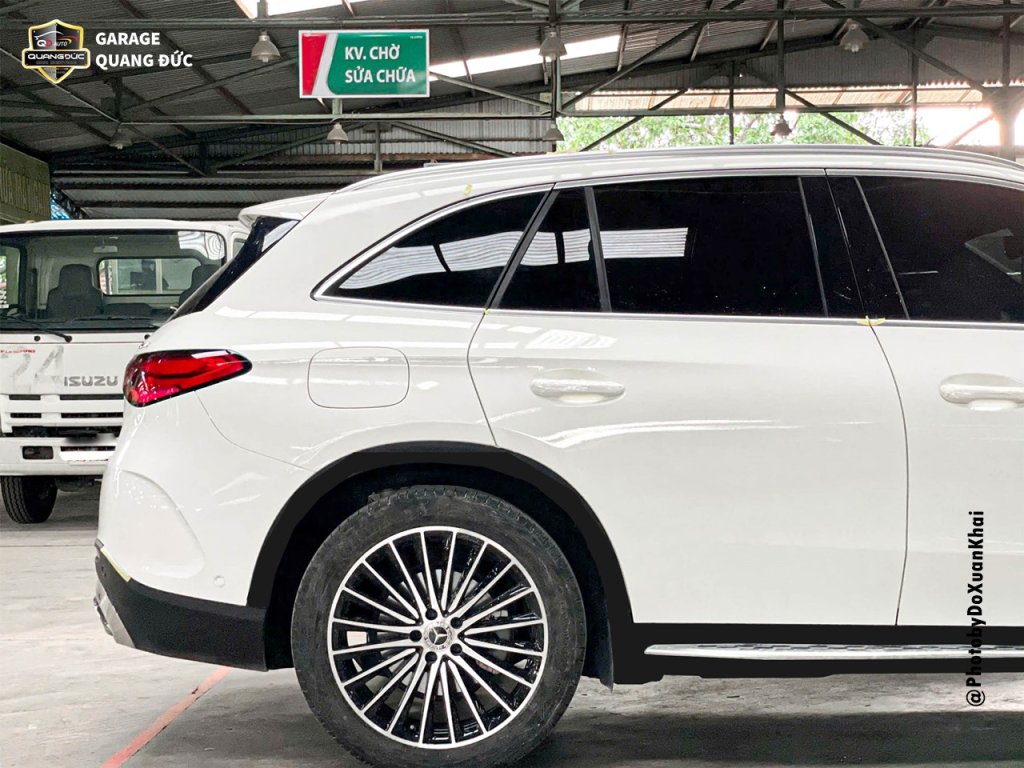 MERCEDES GLC300 2023 TRẮNG - XƯỚC MÓP HÔNG CỬA PHỤ Quangduc khaiphuchoi (28).jpg