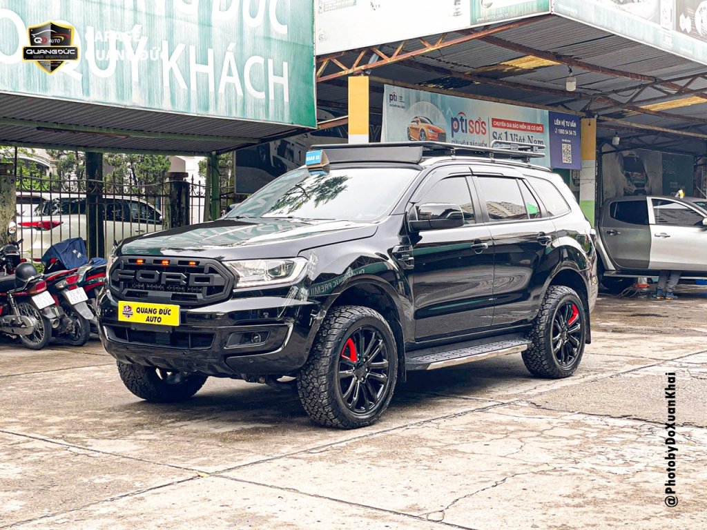 FORD EVEREST - SƠN LAZANG ĐEN BÓNG ĐIỂM ĐỎ quangducauto khaiphuchoi (15).jpg